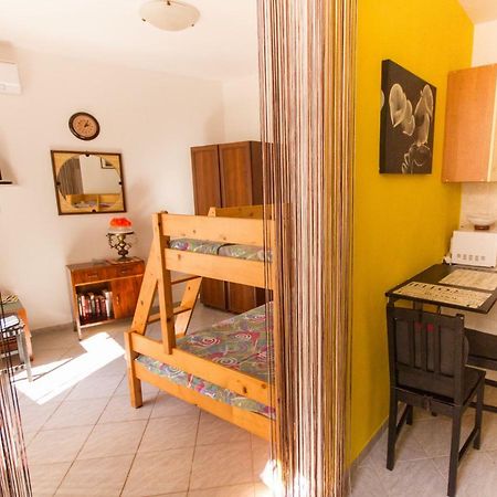 Ferienwohnung Apartman Punta Vilma Pula Exterior foto