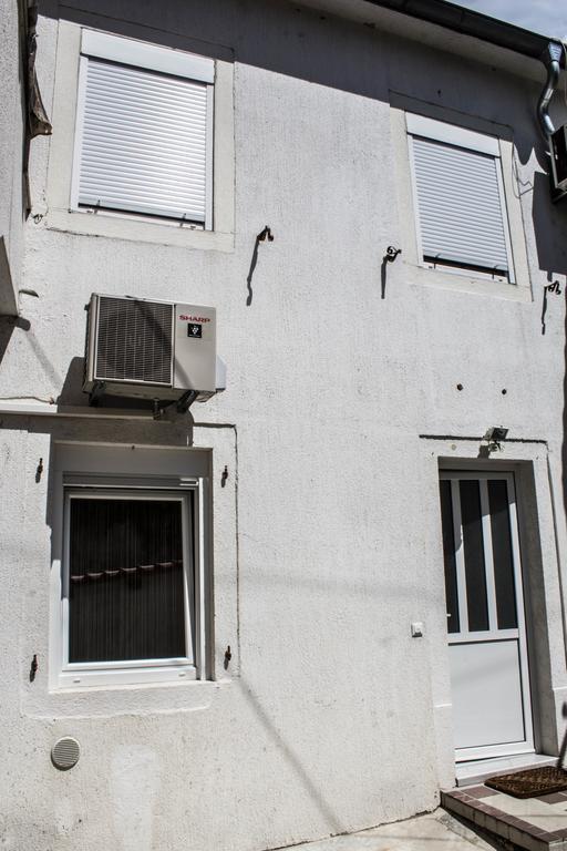 Ferienwohnung Apartman Punta Vilma Pula Exterior foto