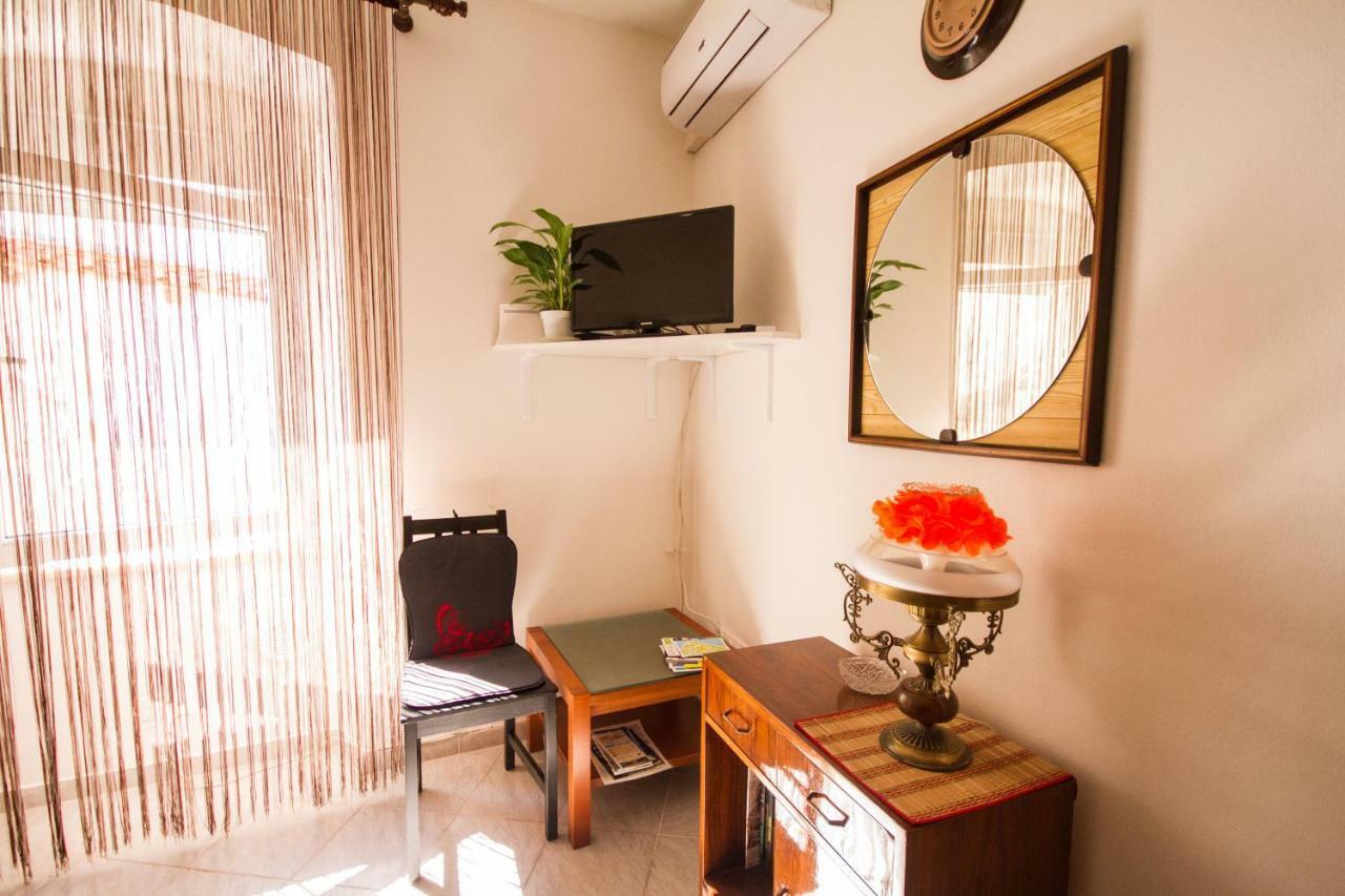 Ferienwohnung Apartman Punta Vilma Pula Exterior foto