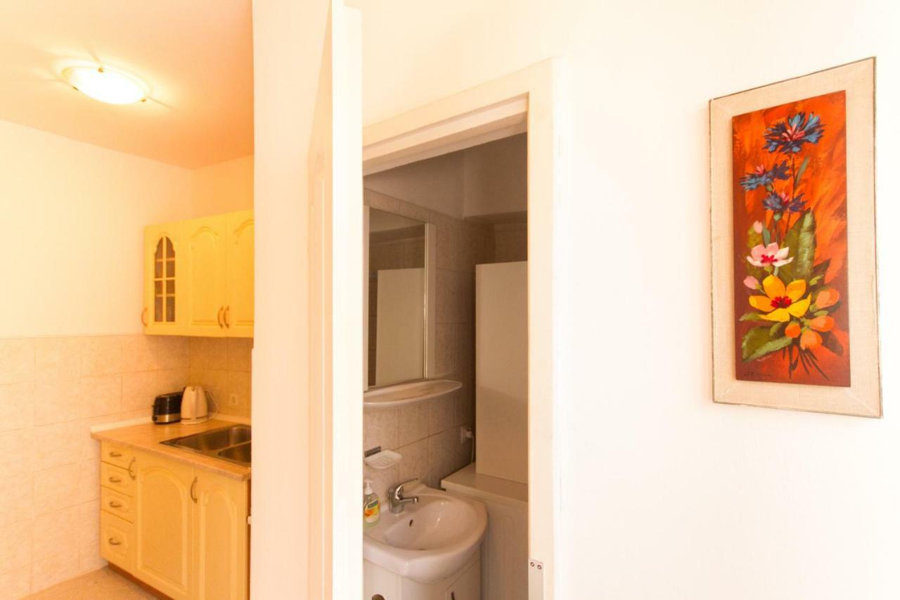 Ferienwohnung Apartman Punta Vilma Pula Exterior foto